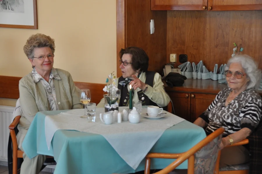 Elfriede Hudovernig#Erna Rapatz#Margareta Kleinberger