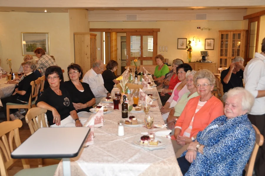 Eine sehr interessierte Damenrunde