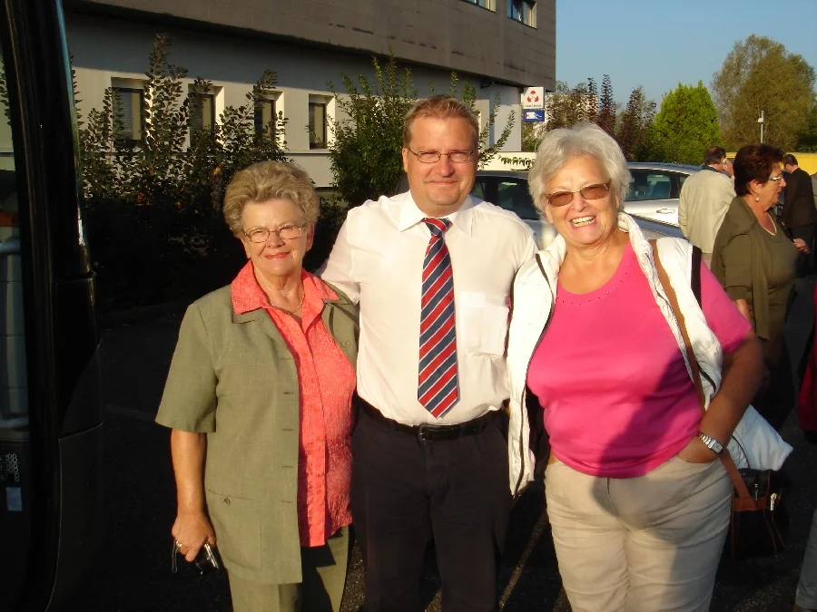 Unser Reiseteam#Busfahrer Gert#Reiseleiterin Heidi#Reiseberichterstatterin#Frau Hudovernig Elfiede