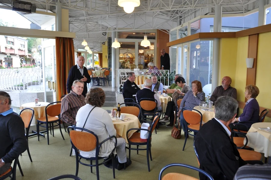 Hans Prüller erinnert die Teilnehmer#über die Erfolge des verstorbenen#Obmannes Martin Wienerroither#in den 10 Jahren seiner Amtszeit