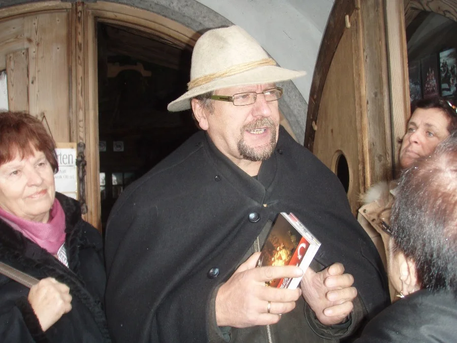 Aufmerksame Zuhörer#Frau Gerlinde Happenhofer und#Frau Andrea KrainerBrock