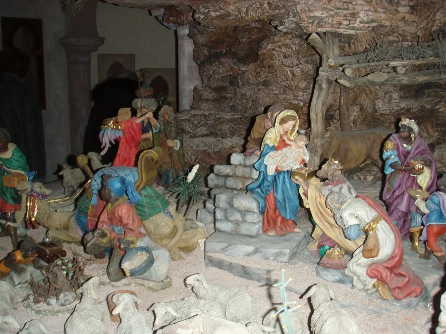 mit selbst geschnitzte Figuren