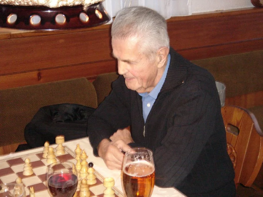 WalterFranz Priednig#auch sehr wissbegierig und#selbstkritisch.Hat sichtlich Freude#am Spiel