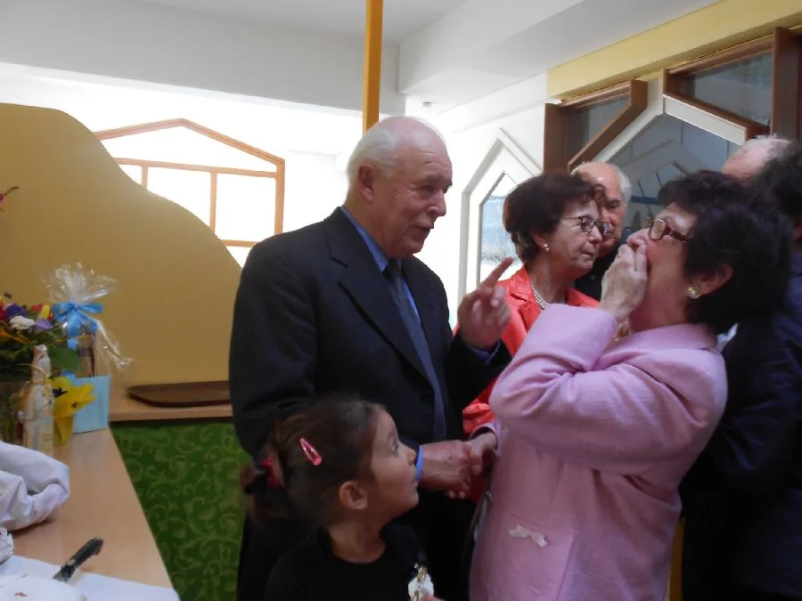 Frau Marga Valente lacht#über einen guten Witz