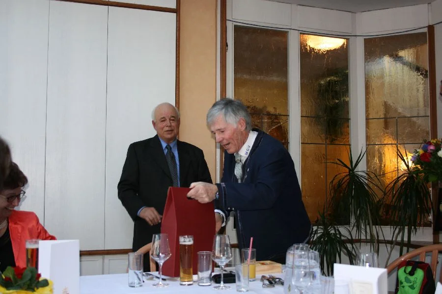 Ein paar Flascherln Wein aus der Enothek Moro dürfen natürlich auch nicht fehlen.