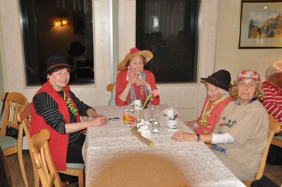 und eine aus Sallach