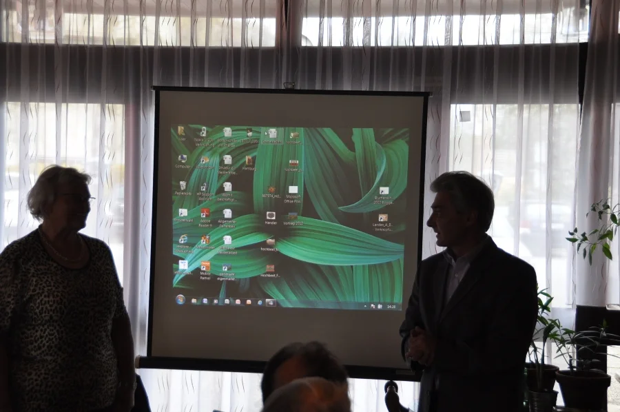 und den Referenten Bernhard Wastl#begrüßen