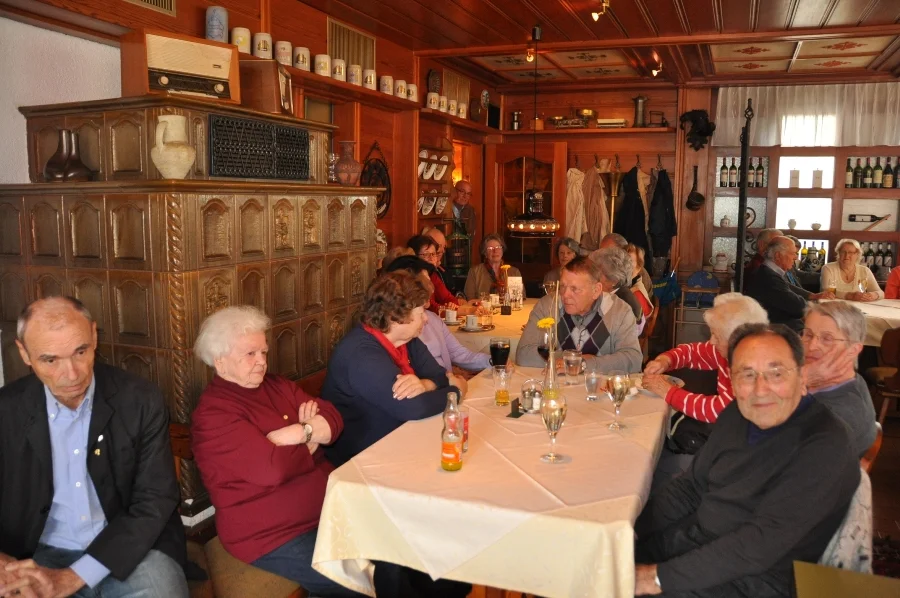 Auch VBM. Alfred Walter zeigte sich#als Blumenfachmann