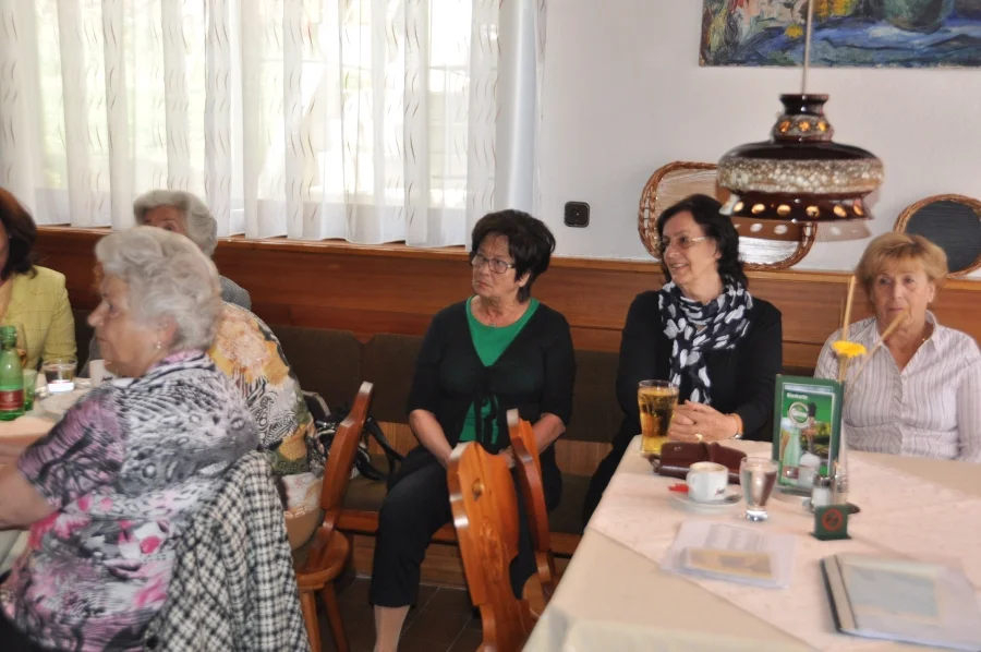 Der +Vorstandstisch+