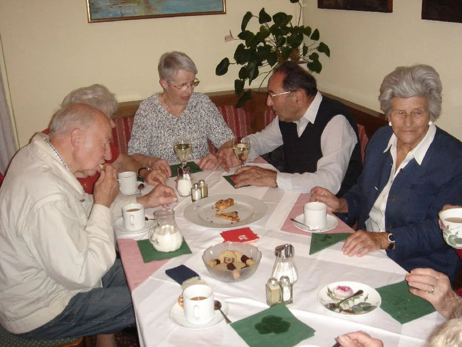 Eine fleißige Tänzerrunde