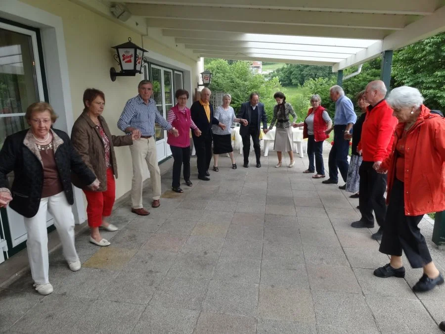 Aufstellung zum nächsten Kreistanz