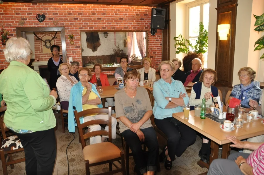 Die Obfrau informierte über#die kommenden Reisen und Veranstaltungen