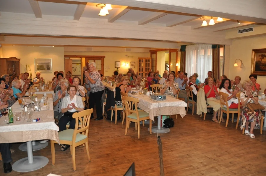 62 begeisterte Zuseher