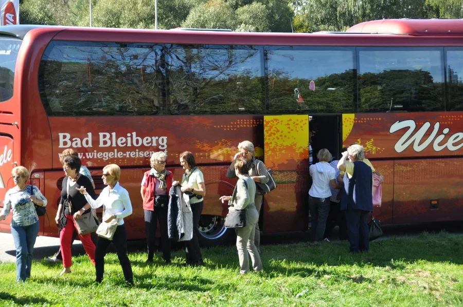 Der rote Jubiläumsbus Fa.Wiegele