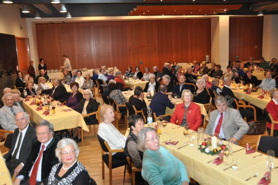 Der vollbesetzte Saal mit#120 Mitgliedern