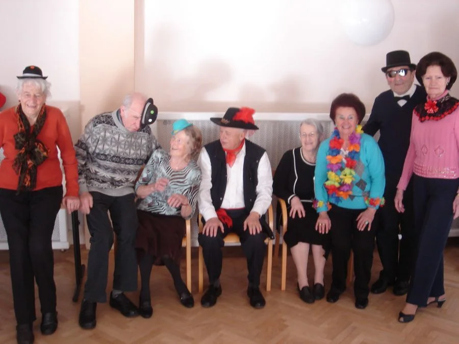 Die älteren Tänzer#ruhen sich aus