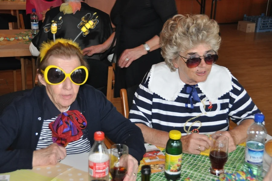 Zwei von der Sallacher Kartenrunde#Hanna Bens und Susi Wieser