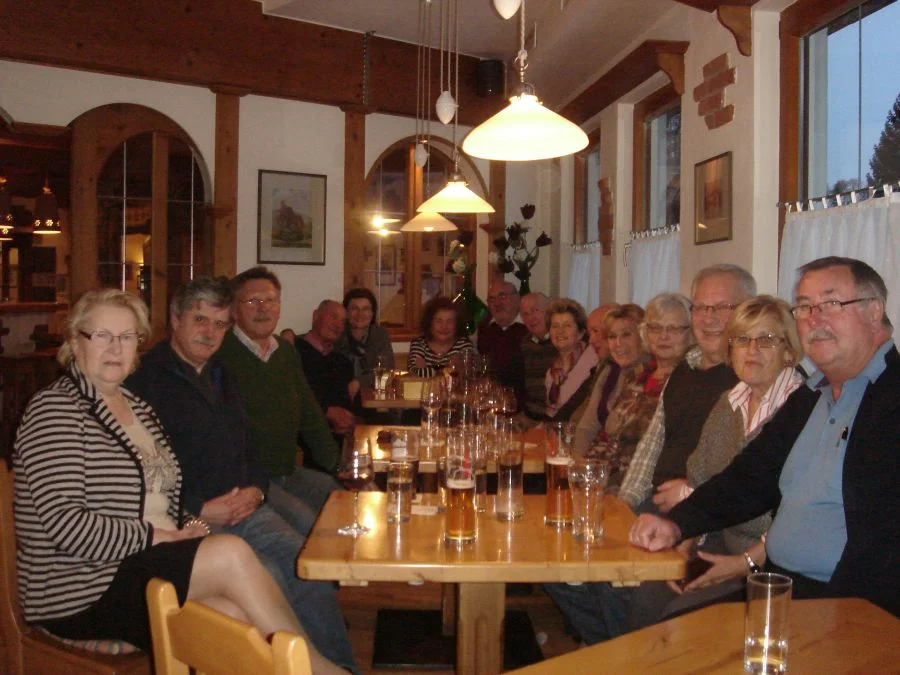 Sieger Hans Valente lud zu#einer Geburtstagsfeier