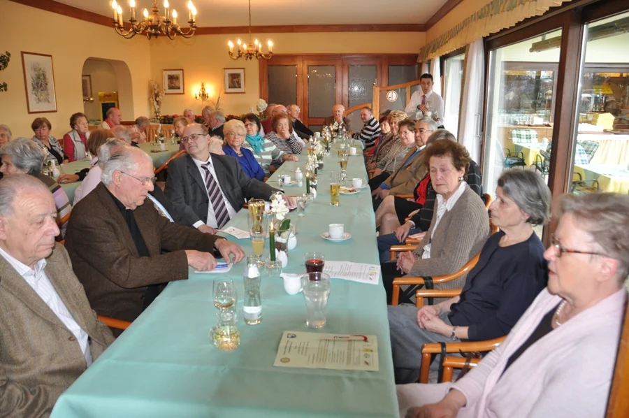 Ingrid Wienerroither, Familien Prüller#und Csaky sowie#Vorstandsmitglied und#Homepagler Gerhard Schurian