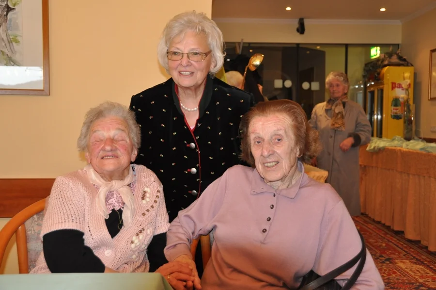 Die Jubilare Grete Himberg#und Anna Klauss#mit Obfrau Wienerroither