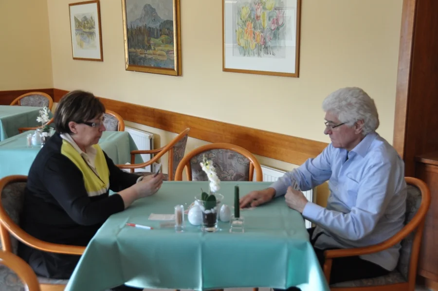 Hardy und Hans Koscher im #Spiel um den großen Preis#von +Strandhotel Prüller+