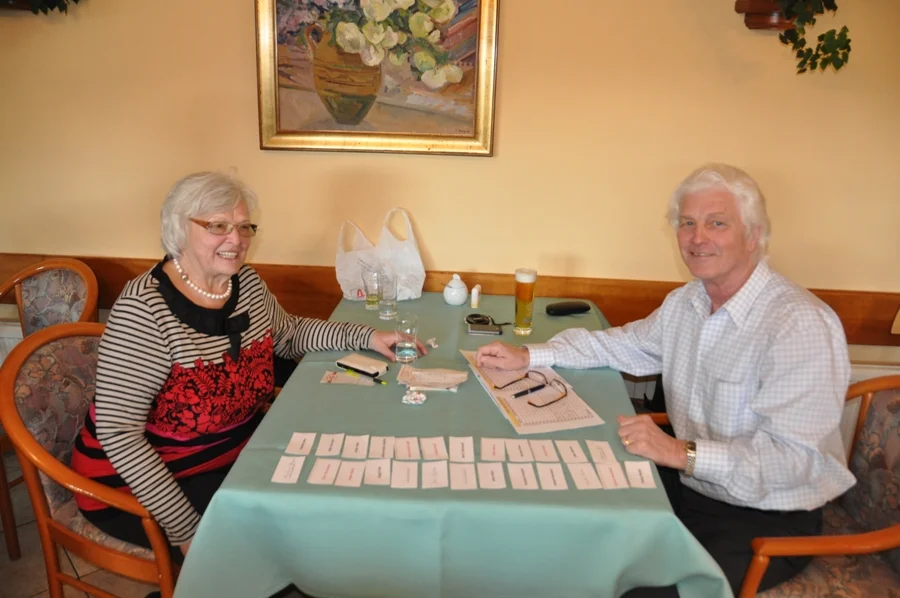 Oberschiedsrichter Helmut Epe#mit Assistentin Heidi