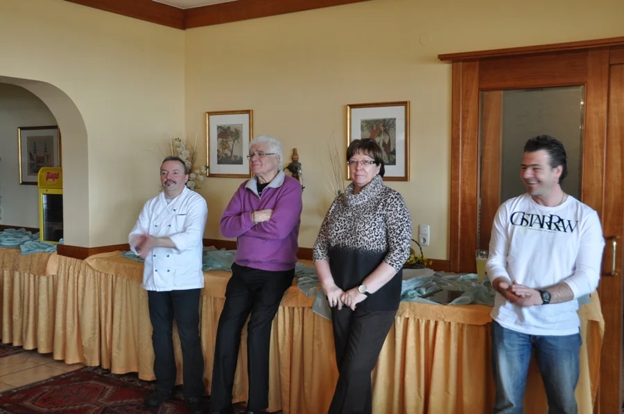 Die +Chefs+#Hardy und Hans Koscher und#Küchenchef +Bertl+