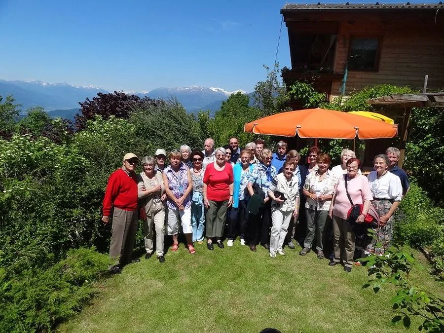 Letztes Gruppenfoto der Tänzer#im schmucken Heim der Fam. Rauter