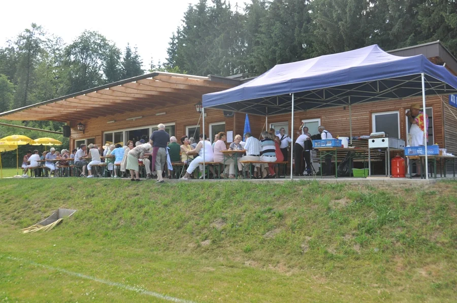 Die Sitzplätze in der +Waldarena+#waren vollgefüllt