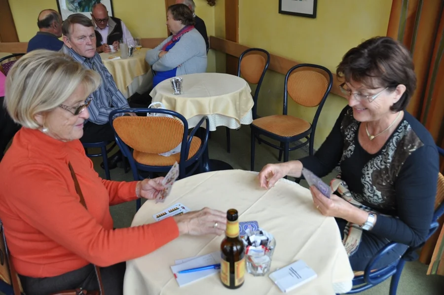 Spiel um den 2.Platz#Brigitte Bahr und#Annemarie Griesser