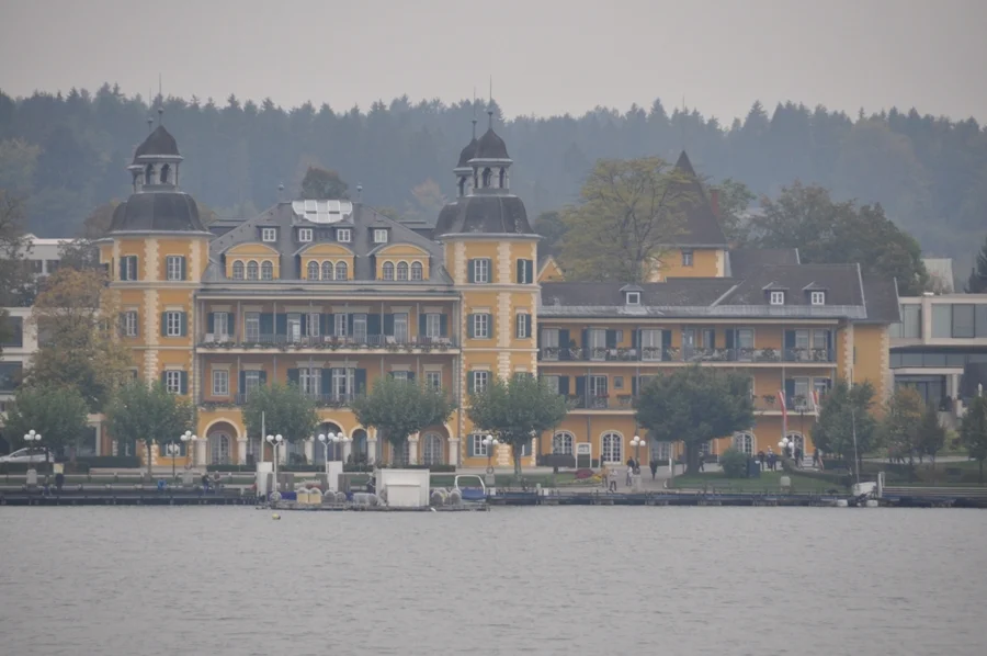 Ein Schloß am Wörthersee....