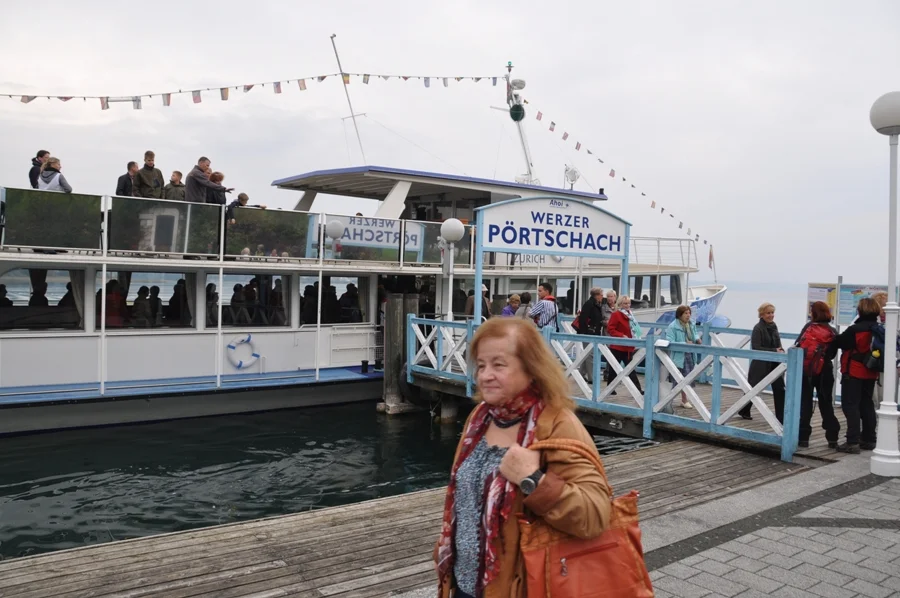 Erika Gössler auf dem Heimweg