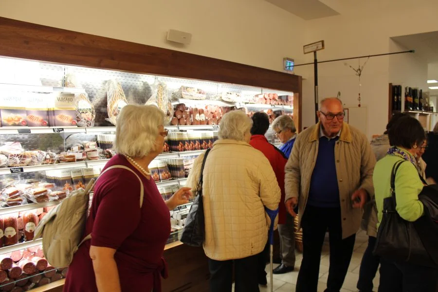 Wohin soll ich mich wenden #Produktverkaufsraum mit auch mit anderen Spezialitäten