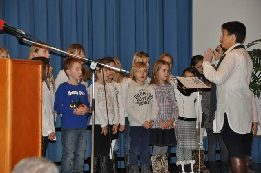 Der Kinderchor der Volksschule#Leitung Dir. Sibylle Valentinitsch