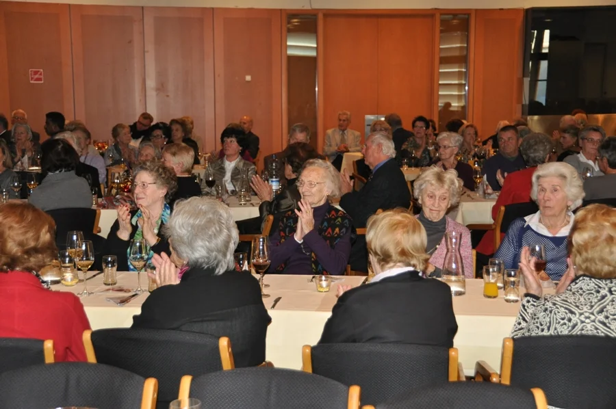 Großer Beifall für den Kinderchor,#den Vortragenden und den#Grußworten der Ehrengäste