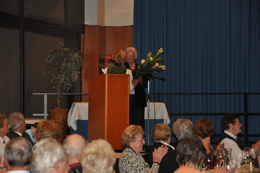 Anerkennung und Dank für die Obfrau durch ihre#Stellvertreterin Annemarie Orlitsch