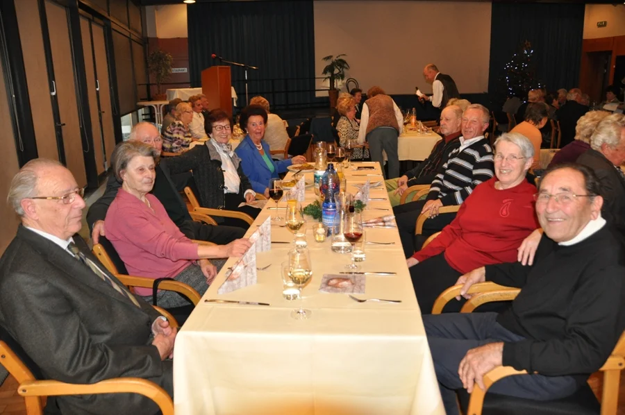 Susanne und Gustav Csaky#in einer Tänzerrunde