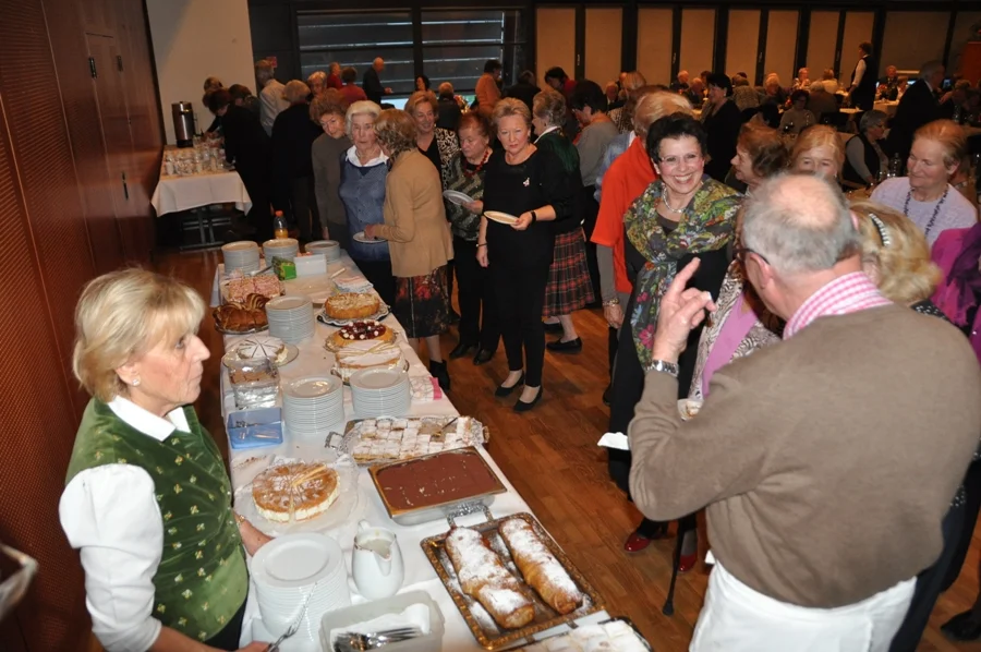 Das Kuchenbuffet ist eröffnet.......