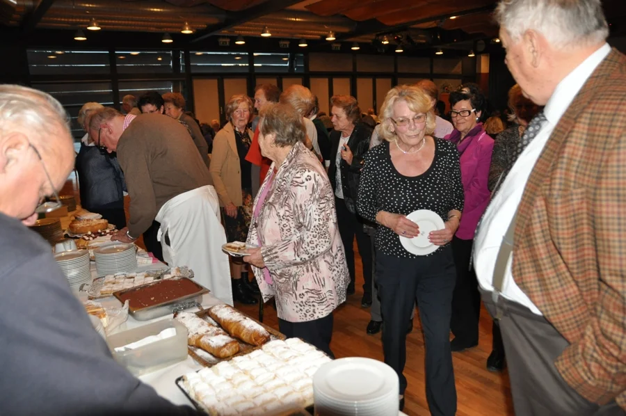 Noch unschlüssig +Ex-Burgvogt Wiili+ #mit den Händen in der Hosentasche