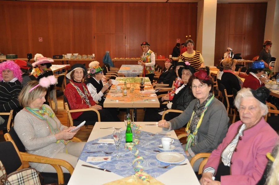 Stammgäste bei Seniorenveranstaltungen#Michaela Gasperschitz und#Brigitte Bahr