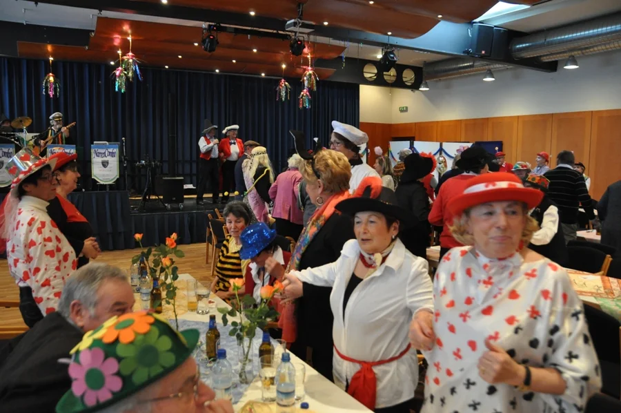 Fasching der Senioren,#so komm doch herein#Fasching der Senioren, gehört#und gesehen