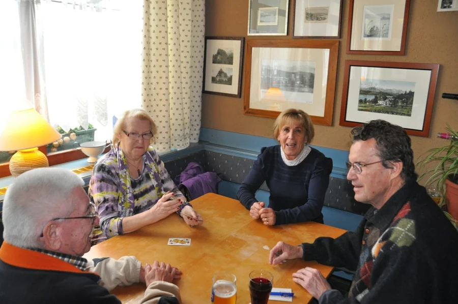 Poldi Deketh mit Josel Dörfler gegen#Annemarie Orlitsch und Rudi Poledna