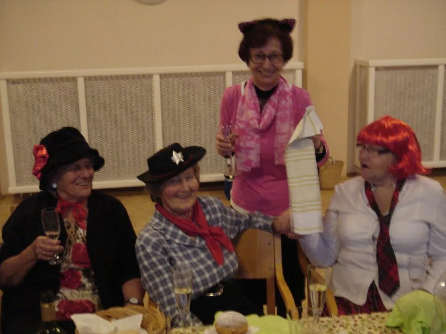 Irmi Bukovschek wie immer eine#aufmerksame Bedienerin