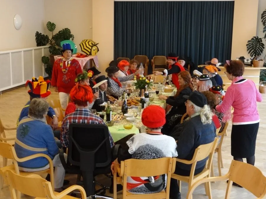 Der Tisch ist gedeckt.#Dank den Spendern