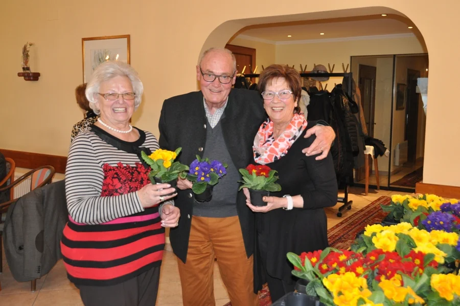 +Alt-Kassier+ Günter Wienerroither mit#+Chefin+ Heidi und Vice-Chefin+#Elisabeth