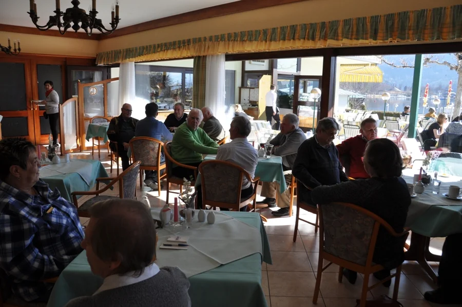 Alle warten gespannt auf die#Auslosung