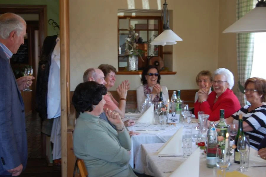 Der lustige Lebenslauf hat alle zum Lachen gebracht