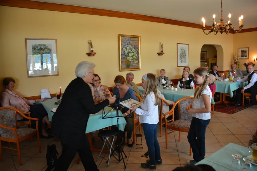 Obfrau Heidi Wienerroither#begrüßte auch Kinder der#Musikschule Pörtschach