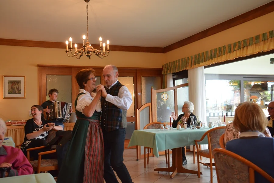 Die +Polka-Tanzlust+#ist ausgebrochen