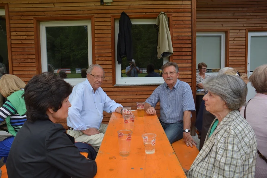 Die Geschwister Csaky und#GR Herbert Paulisch eifrige Besucher#der SB-Veranstaltungen